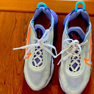 Nike boys size 6.5 & girls New Balance size 4